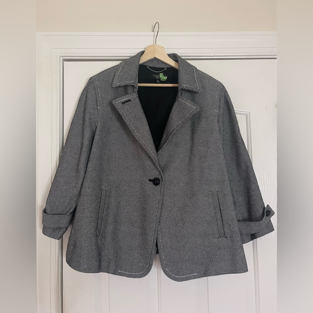 Talbots Blazer 16 Black White Pin-check

✅ Excellent used condition

✅ Size 16 W